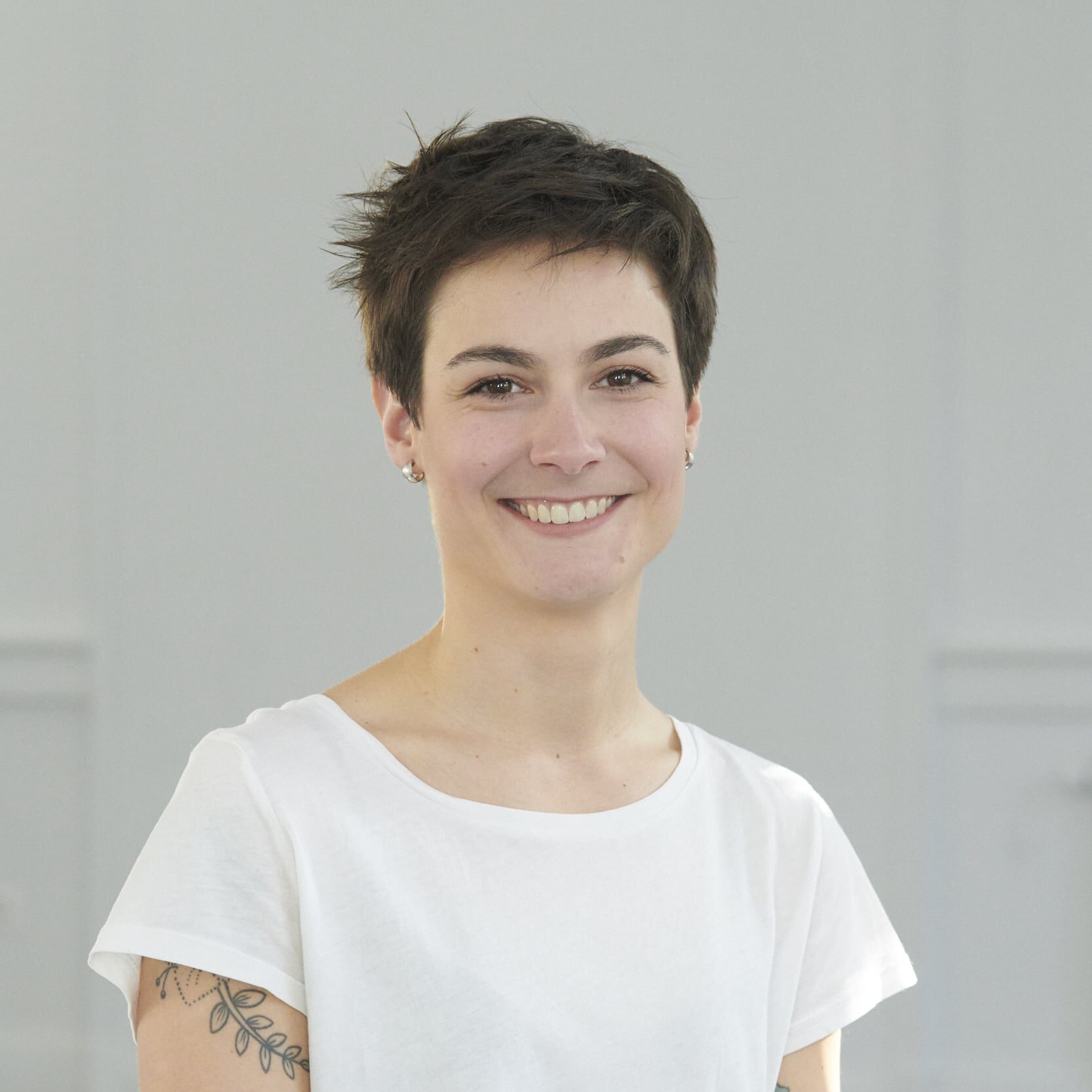 Sara__site Massages_alizée Quinche_web 63 Danse Transition